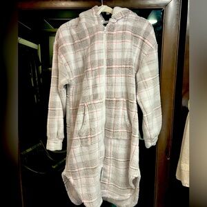 Cuddle Duds Zippered Robe